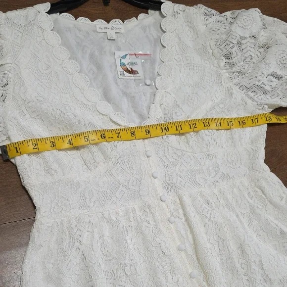 By The River Elegant White Lace Dress‎ Midi Casual Wedding Size Large V-neck - Picture 12 of 15